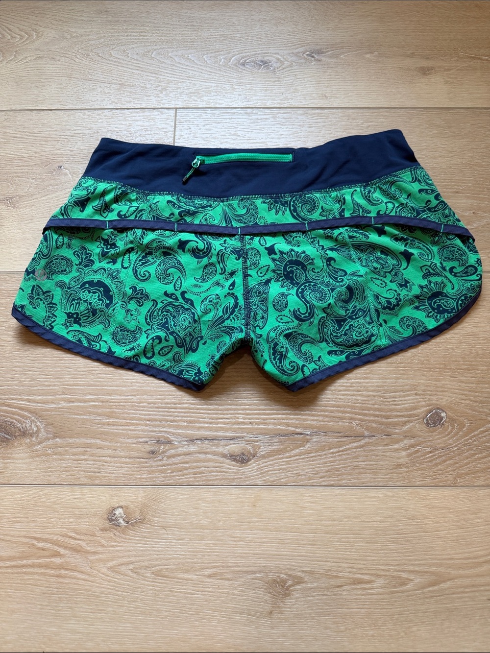 Lululemon Speed Short Slalom Green Bean Paisley Inkwell